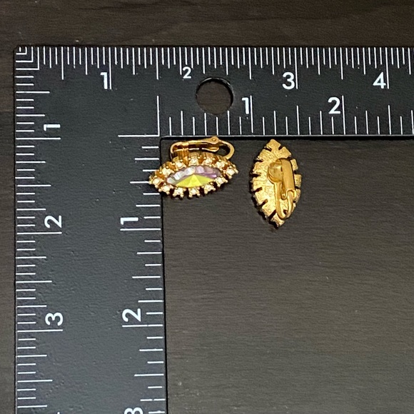 Vintage TARA Signed AB Crystal Aurora Borealis Marquis Navette Clip On Earrings - Picture 10 of 14